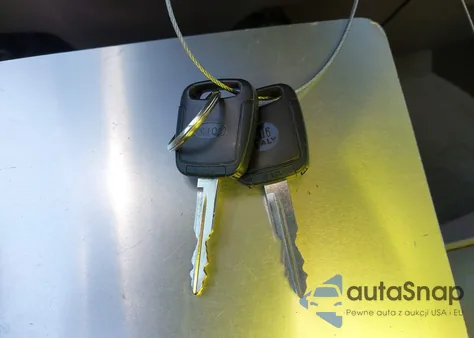 1999 Mercury Grand Marquis Ls z USA, uszkodzony, nr VIN 2MEFM75W2XX628494